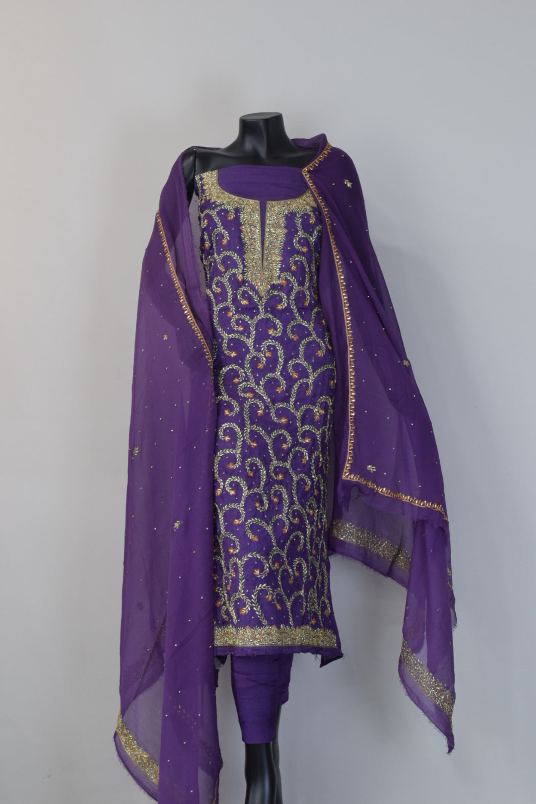 Roshna - Handwork | Gotta work | Chiffon Fabric