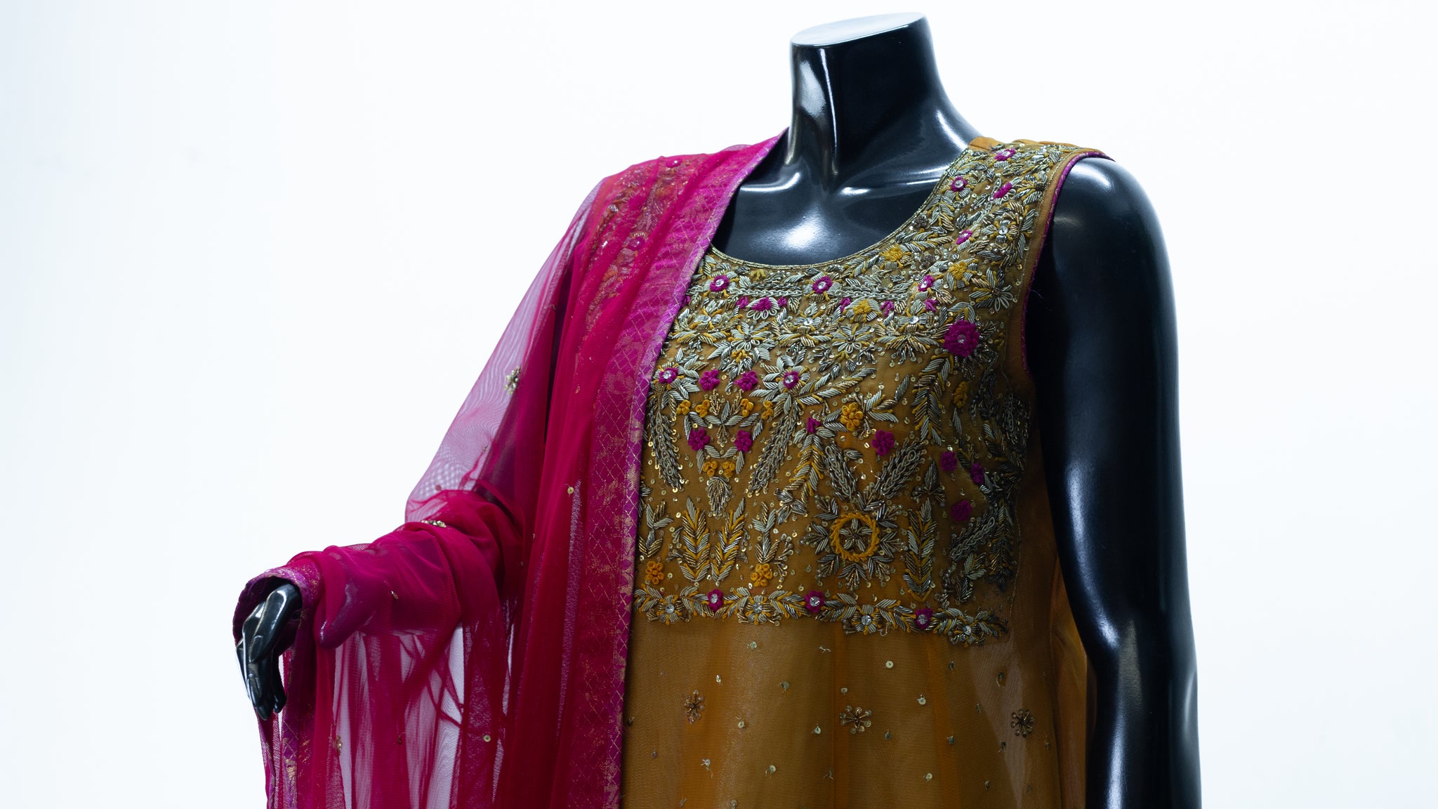 Fanoos | Net Kora & Resham Dupatta