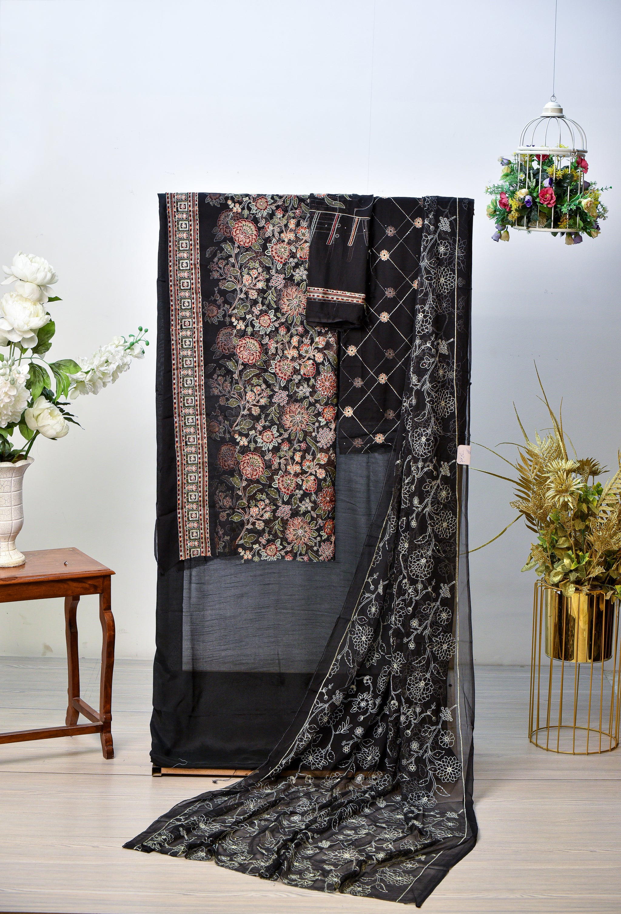 Hawa-e-Nazuk | Chiffon Dupatta & Chiffon Trouser
