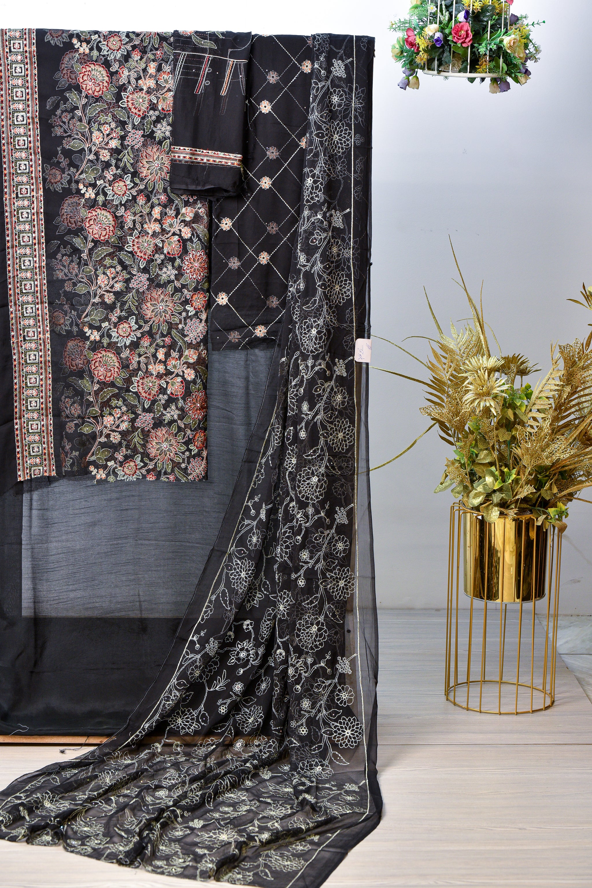 Hawa-e-Nazuk | Chiffon Dupatta & Chiffon Trouser