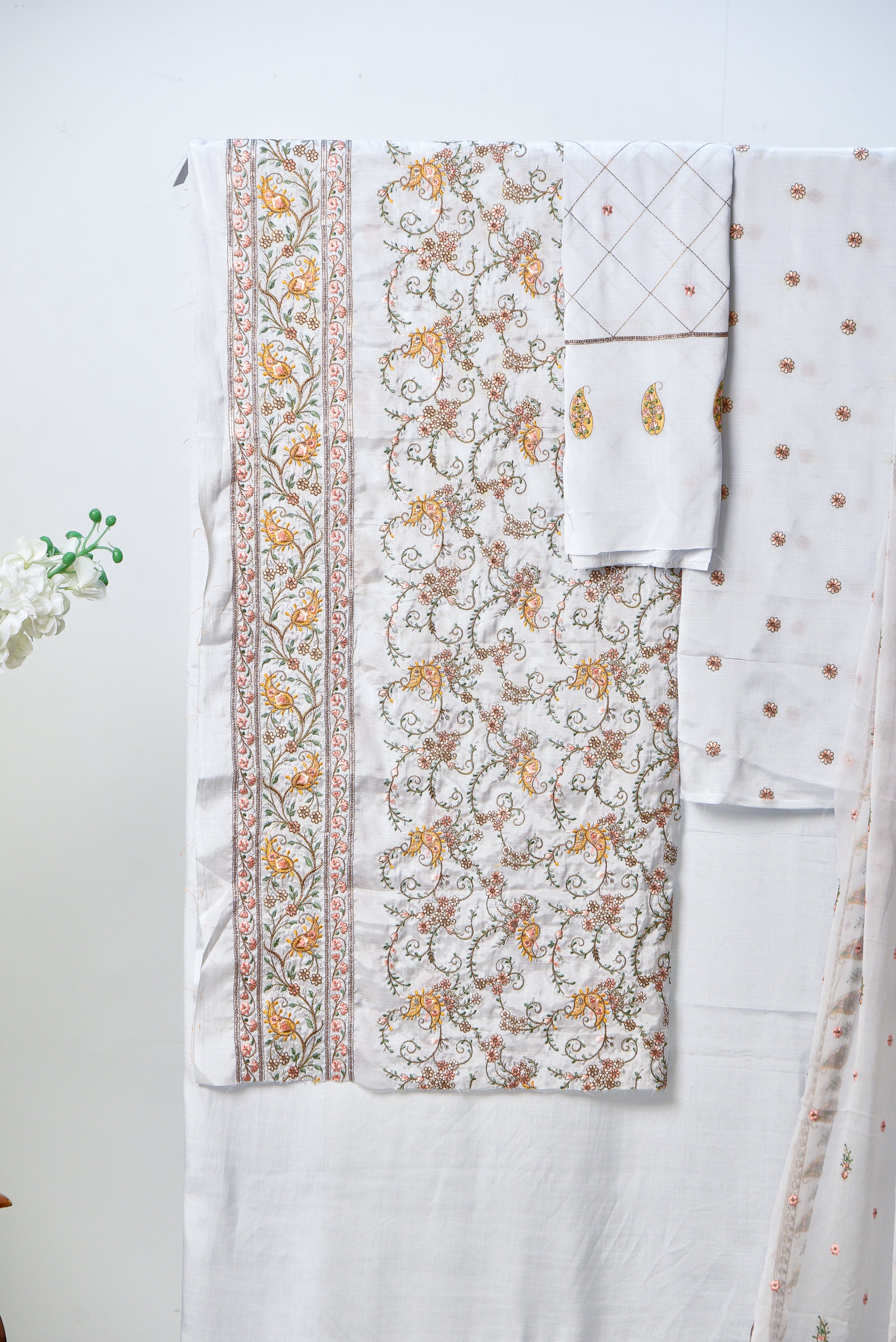 Hawa-e-Nazuk | Chiffon Dupatta & Chiffon Trouser