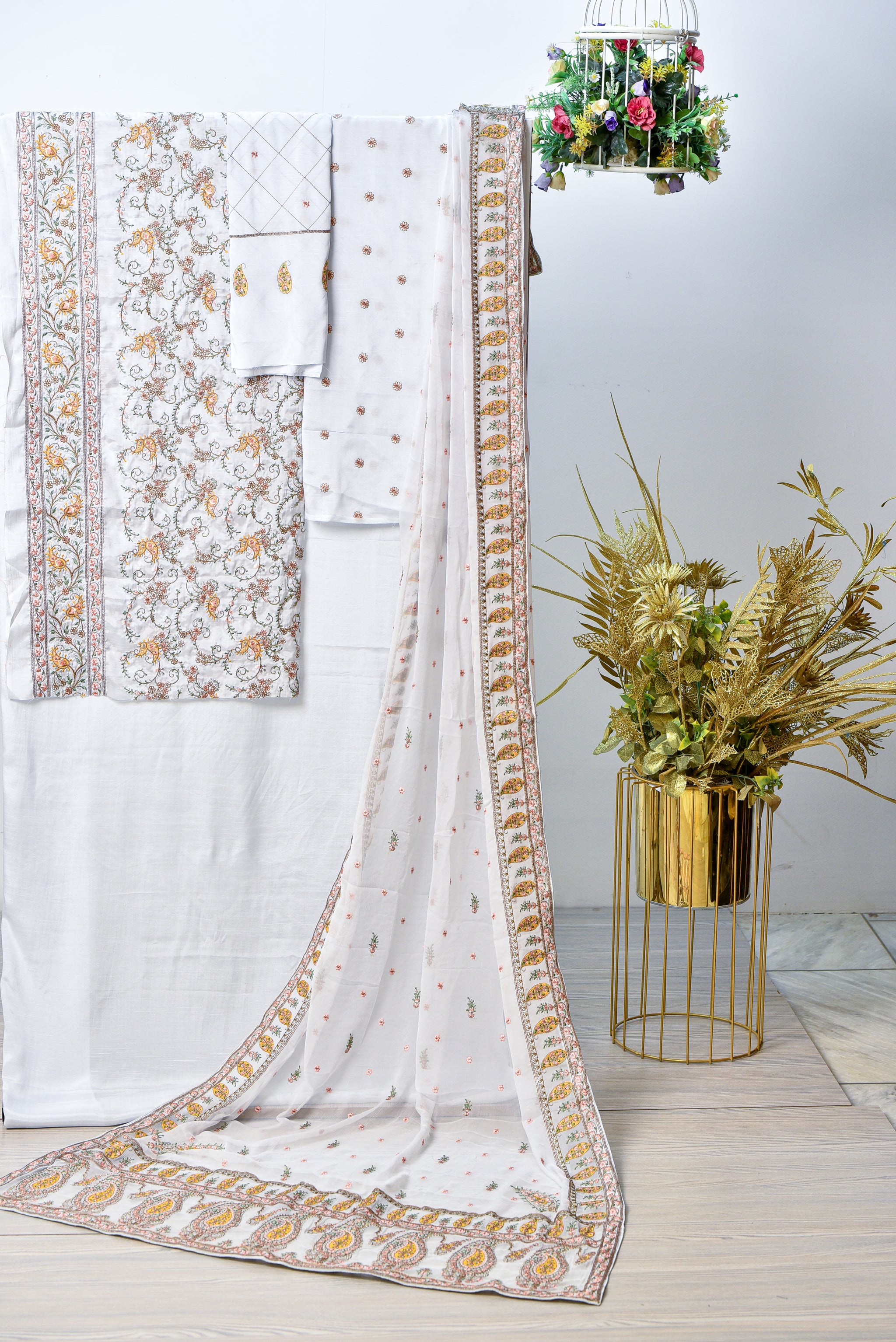 Hawa-e-Nazuk | Chiffon Dupatta & Chiffon Trouser