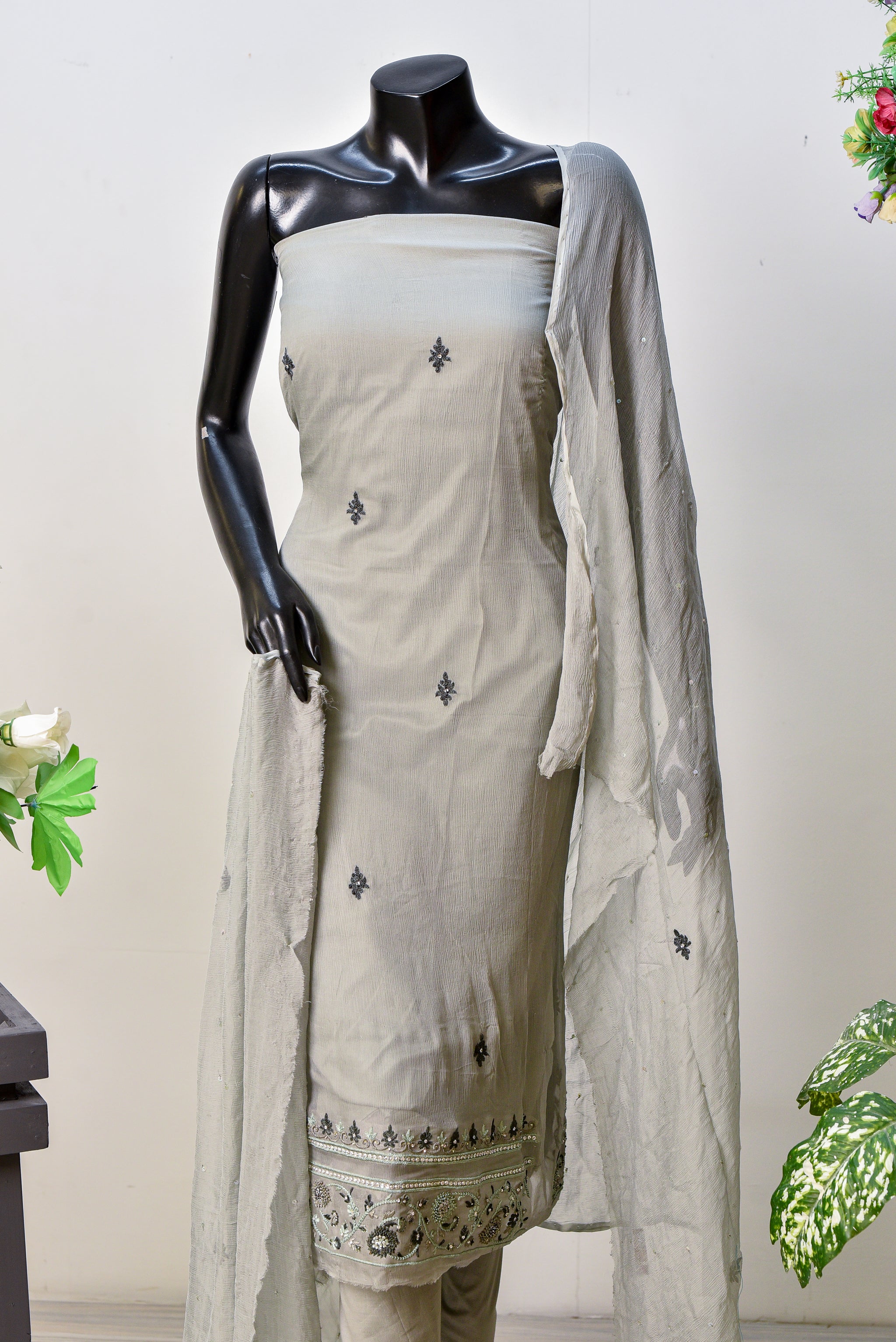 Siyana | Daman Embroidery & Chiffon Embroidery Trouser