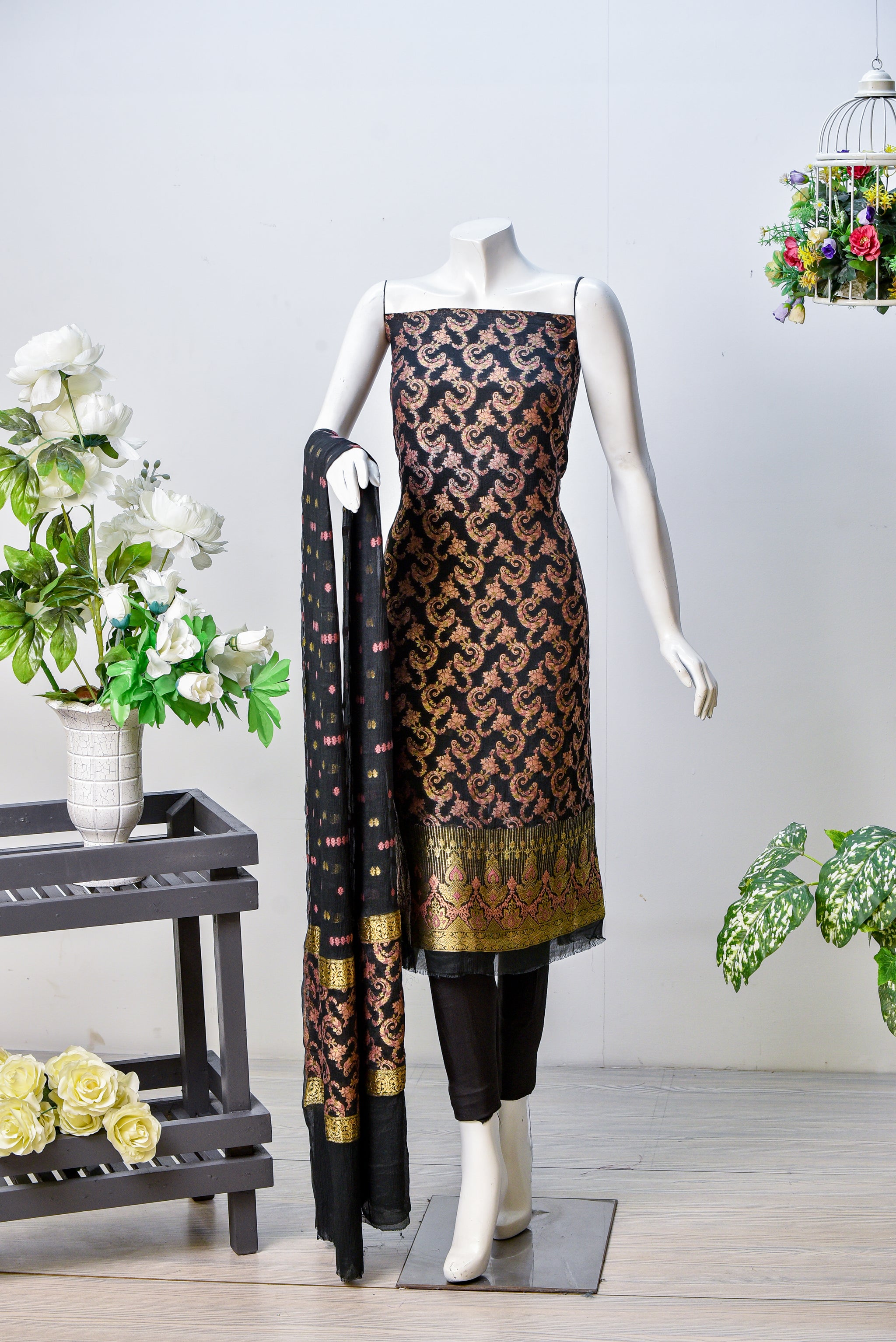 Savera | Zari Chiffon Banarsi