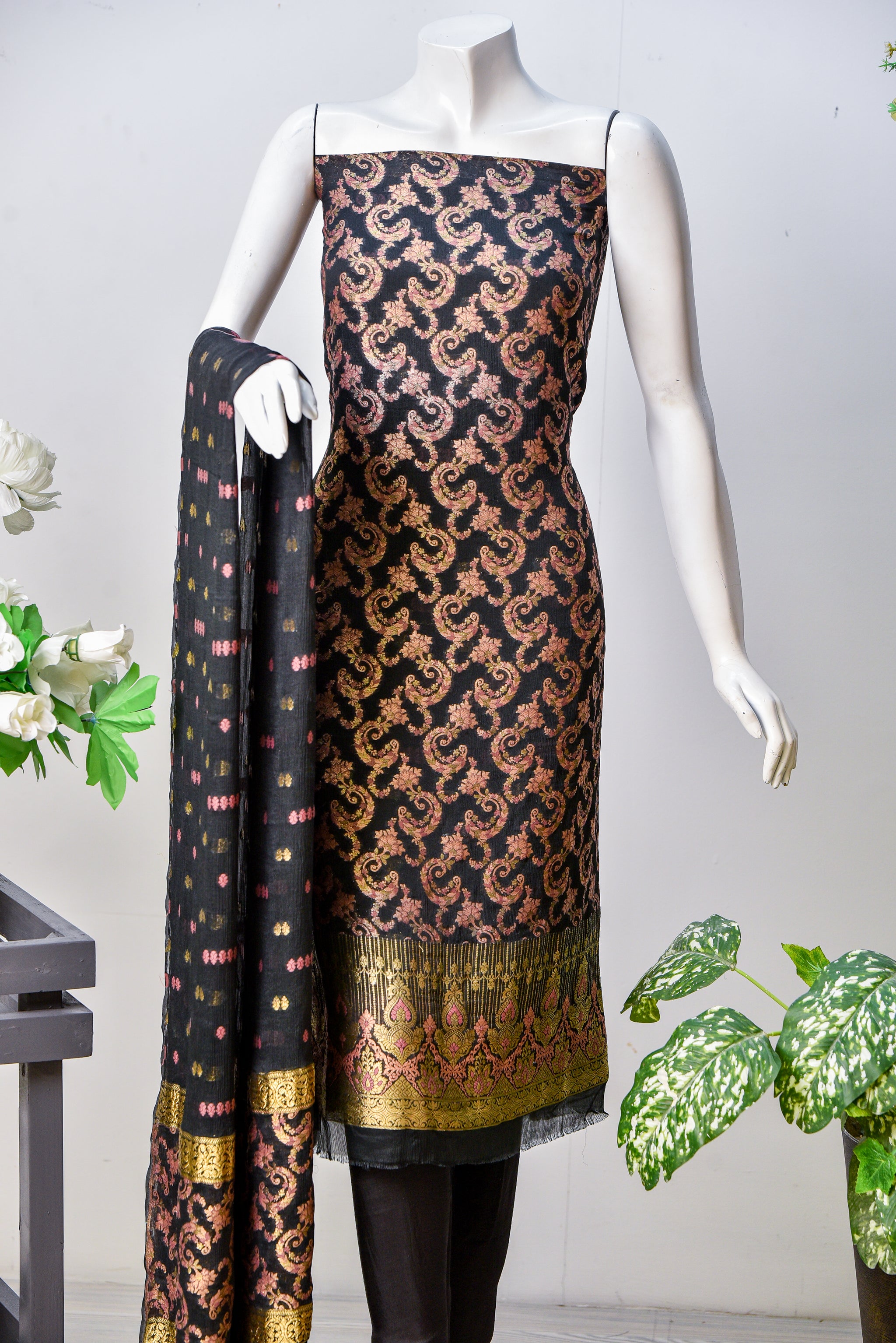 Savera | Zari Chiffon Banarsi