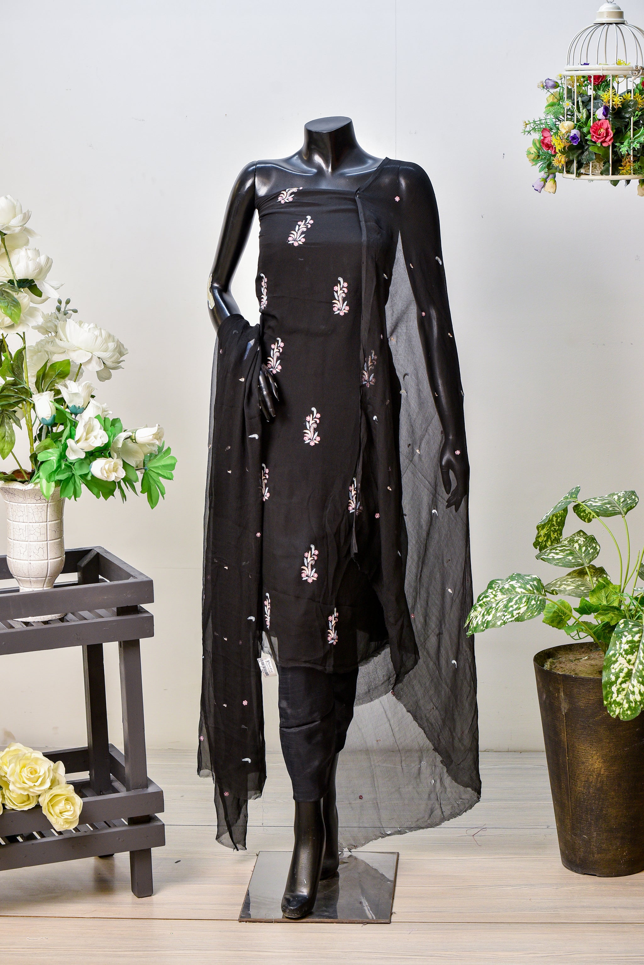 Mahreen | Hand Made Resham
