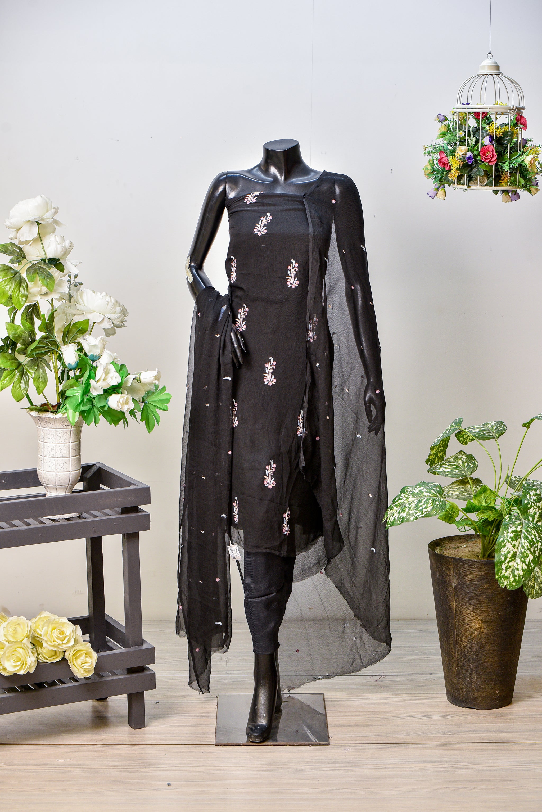 Mahreen | Hand Made Resham
