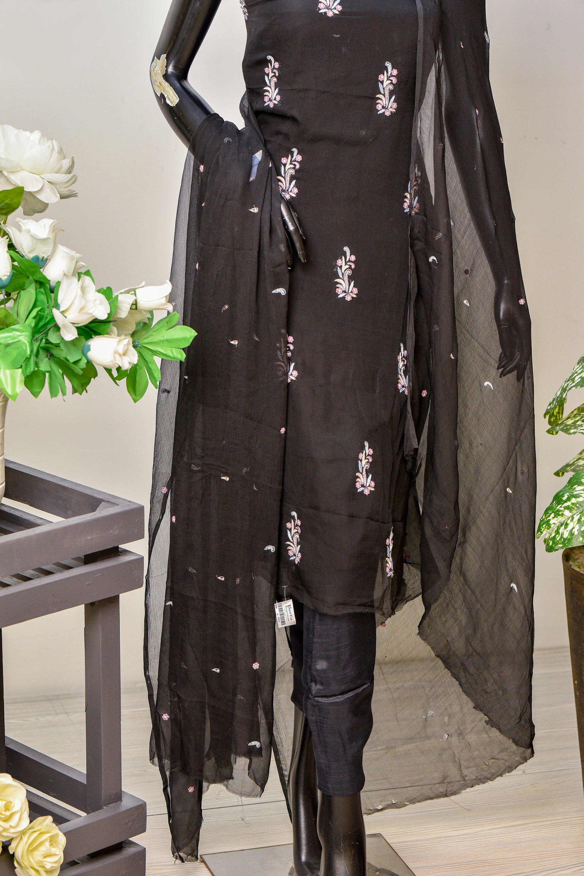 Mahreen | Hand Made Resham