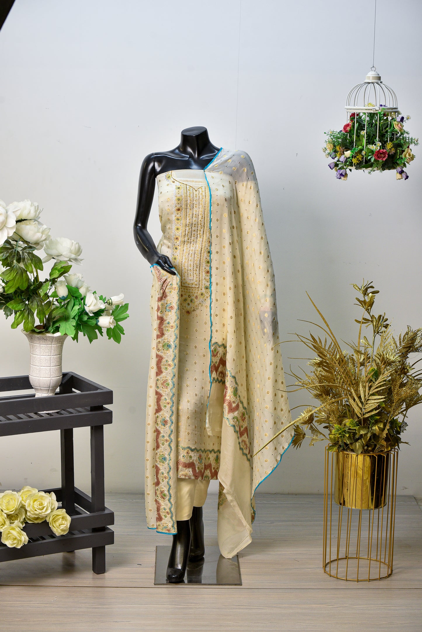 Noorani Lahza | Chiffon Banarsi With Stone Work