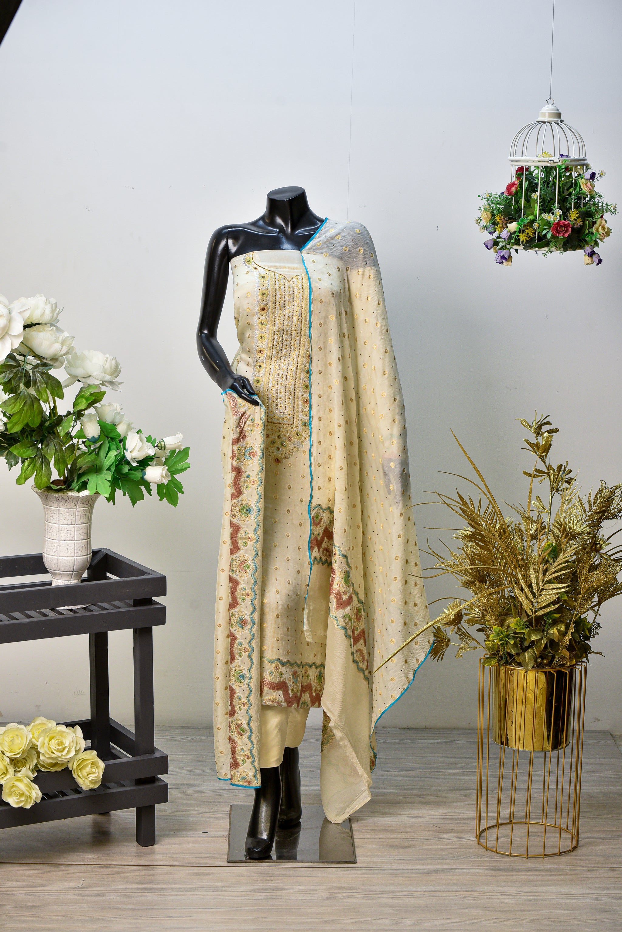Noorani Lahza | Chiffon Banarsi With Stone Work