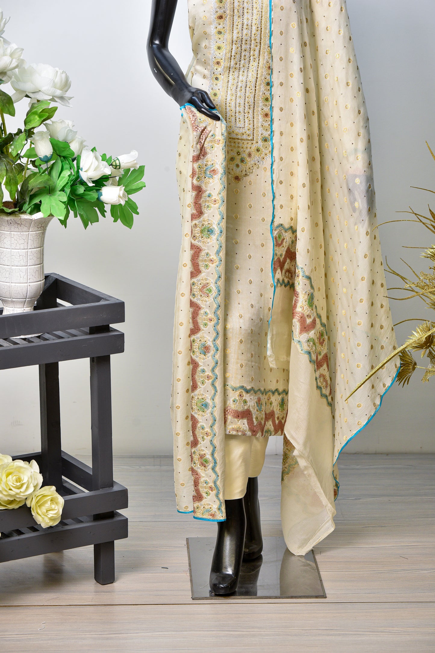 Noorani Lahza | Chiffon Banarsi With Stone Work