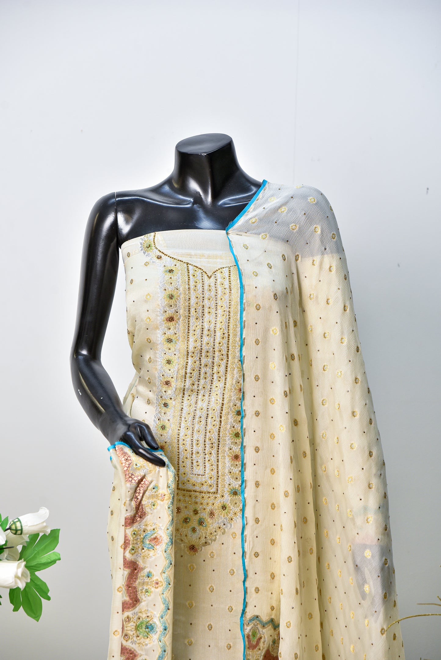Noorani Lahza | Chiffon Banarsi With Stone Work