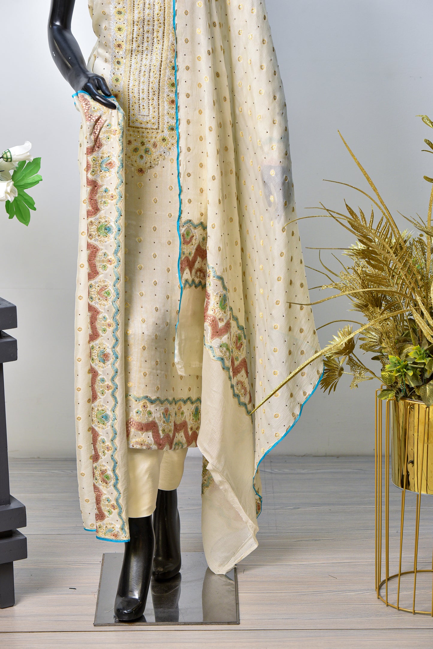 Noorani Lahza | Chiffon Banarsi With Stone Work