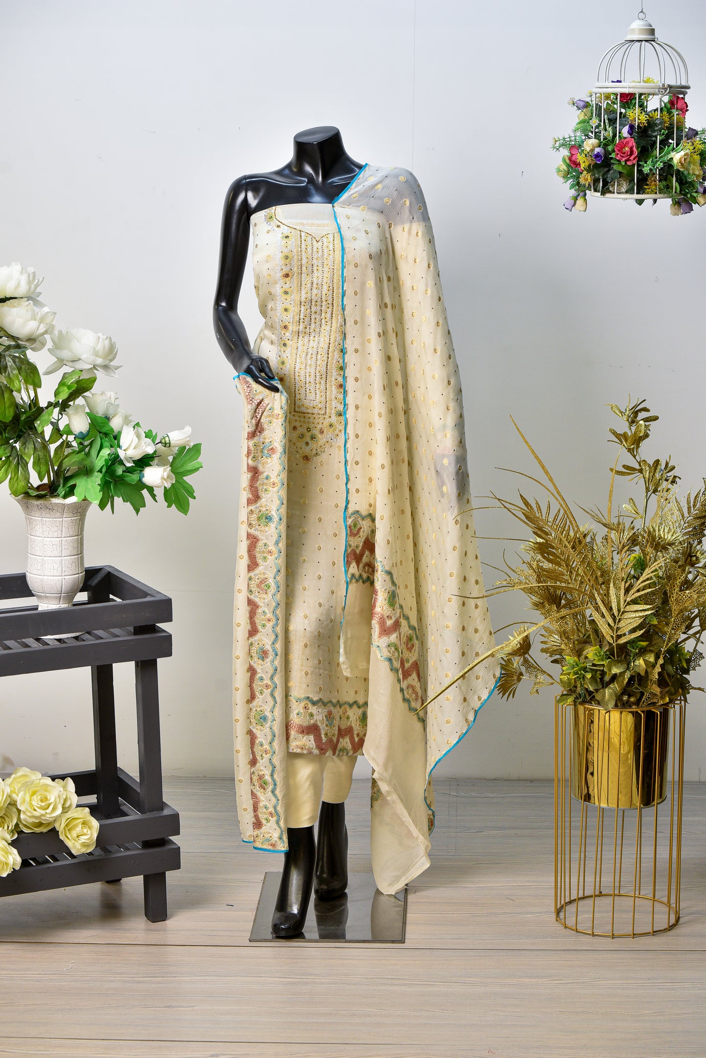 Noorani Lahza | Chiffon Banarsi With Stone Work