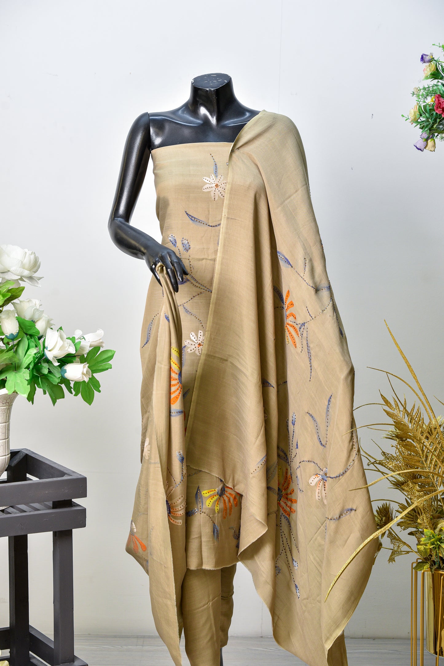 Noorani Lahza | Chiffon Banarsi With Stone Work