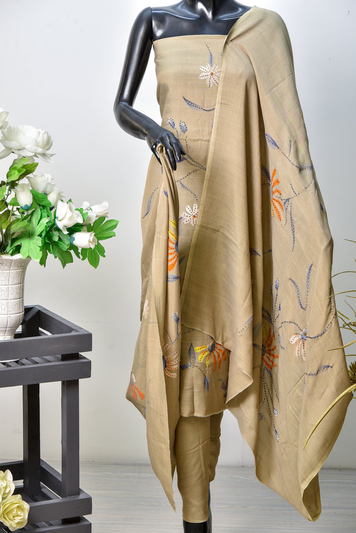 Noorani Lahza | Chiffon Banarsi With Stone Work